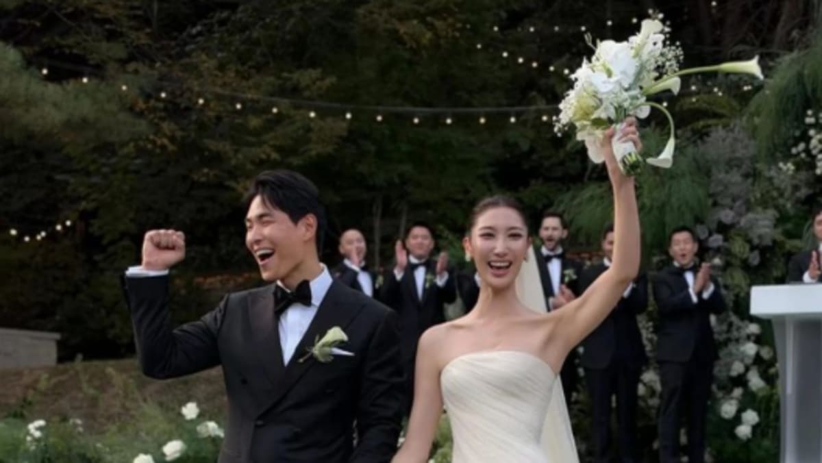 Intip pernikahan EJAE KPop Demon Hunters di Seoul, gaun pengantinnya bak putri dongeng!
