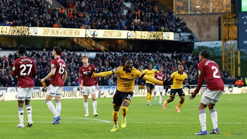 Arsenal strengthen Premier League grip, Villa surge into second as Wolves finally win