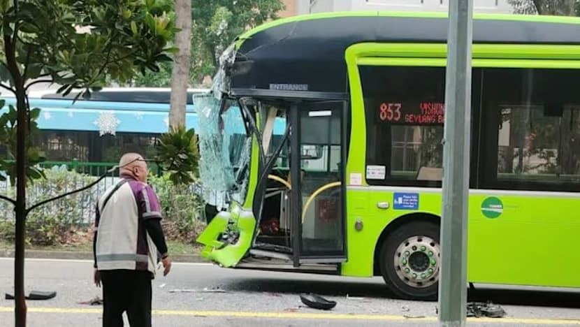 6 penumpang cedera susuli nahas berangkai libatkan 3 bas awam di Yishun
