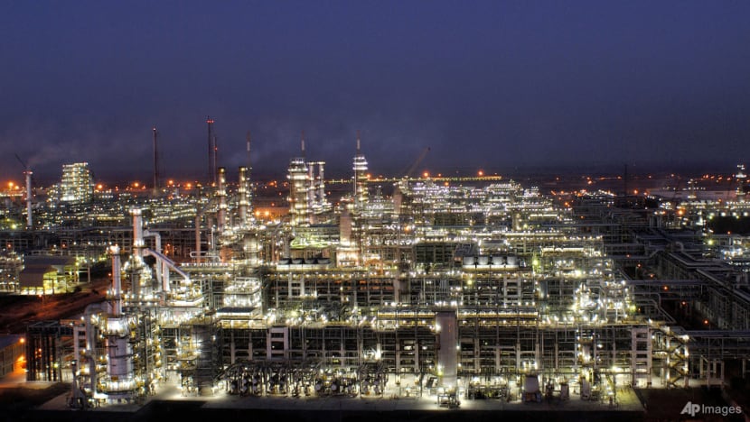 India will continue to buy Russian oil, government sources say