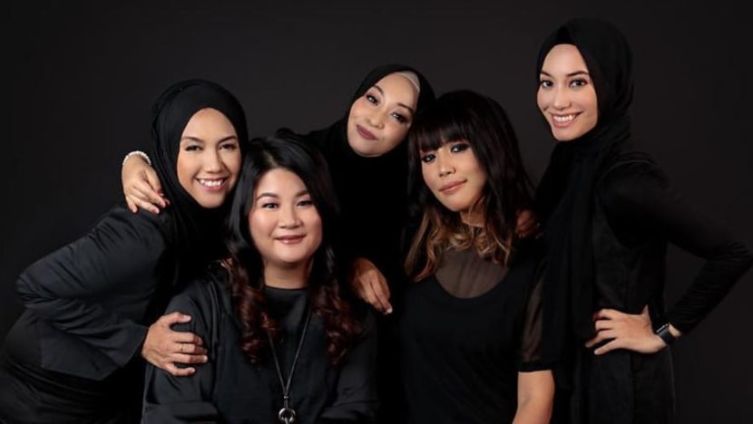 Podcast 5 ibu Muslim moden S’pura ini pecah rekod dan kini No 1 di Spotify Podcast 5 ibu Muslim moden S’pura ini pecah rekod dan kini No 1 di Spotify