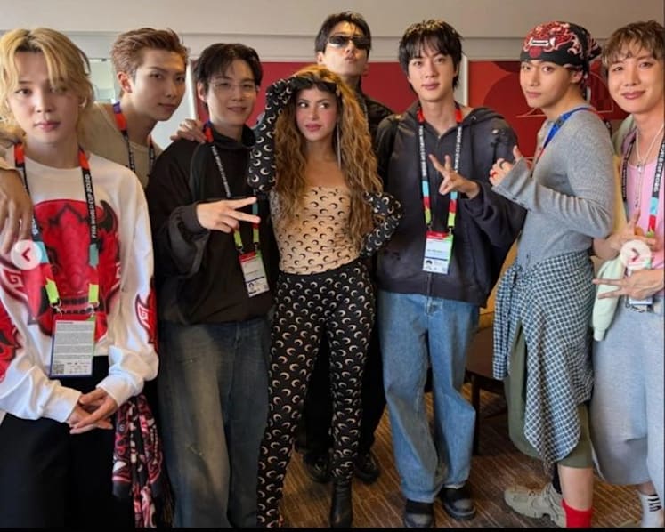 Shakira unggah foto bareng BTS, sapa penggemar pakai bahasa Korea