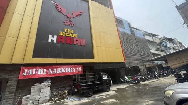 夜店陌生女递酒 印尼少女喝完口吐白沫暴毙