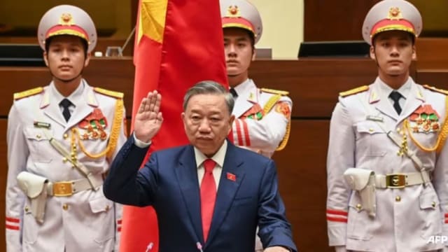 尚达曼总统祝贺苏林当选越南国家主席