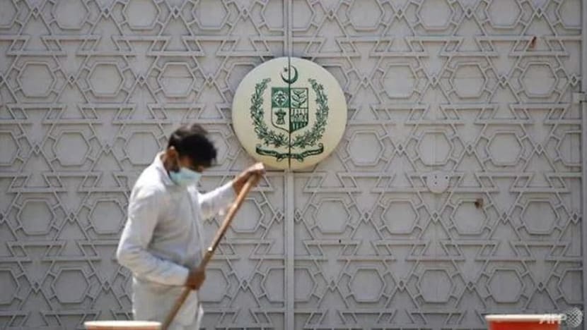 India akan usir separuh kakitangan kedutaan Pakistan atas tuduhan mengintip