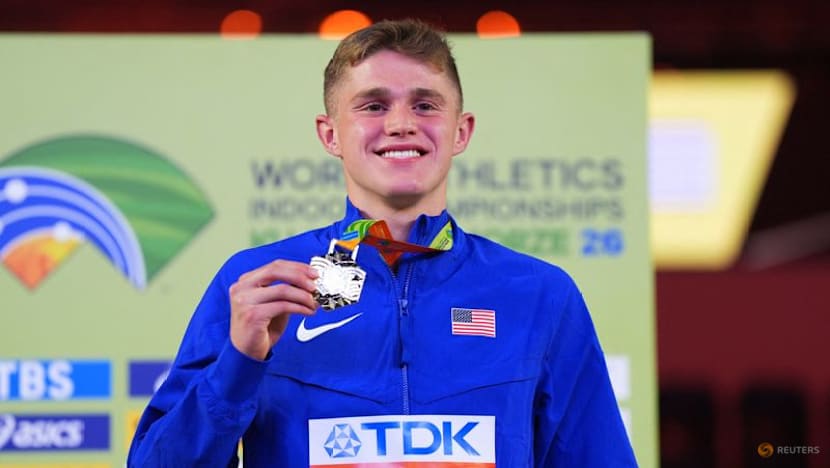US teen Lutkenhaus becomes youngest man to win title at world indoors
