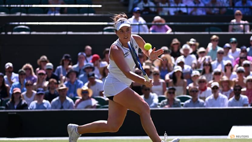 Noskova downs Mertens to reach first Grand Slam semi-final