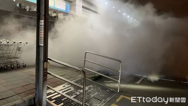 屁孩玩打火机和杀虫剂 害台湾超市失火停业两天