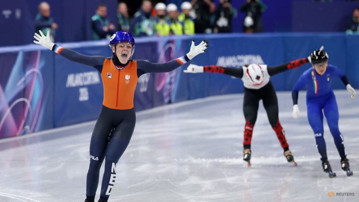 Short track-Dutch skater Xandra Velzeboer wins gold in 500m, denies Fontana hat-trick