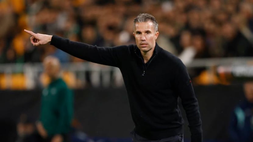 Van Persie fired by Feyenoord despite second place finish