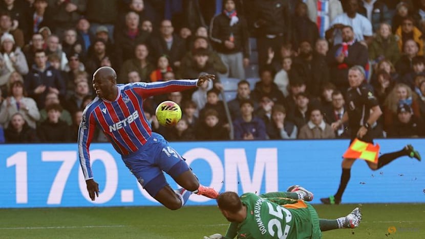 Man City keep pressure on Arsenal with 3-0 win at Palace