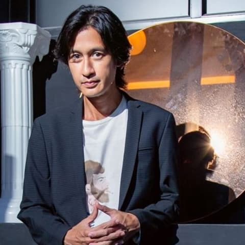 状况仍未稳定？唐治平疑跟踪他人，当街爆争执！