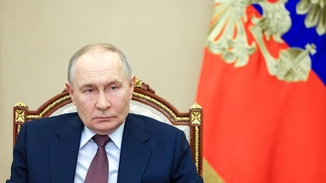 普京：正研究加入和平委员会的邀约