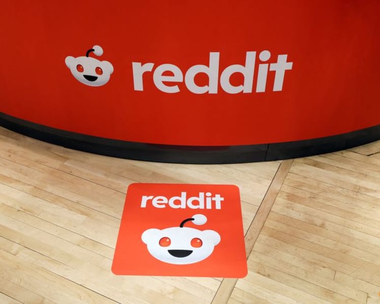 Reddit forecasts strong revenue as AI tools drive ad sales