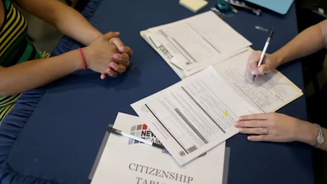 美国新规要求永久居留权申请者须返国办理签证