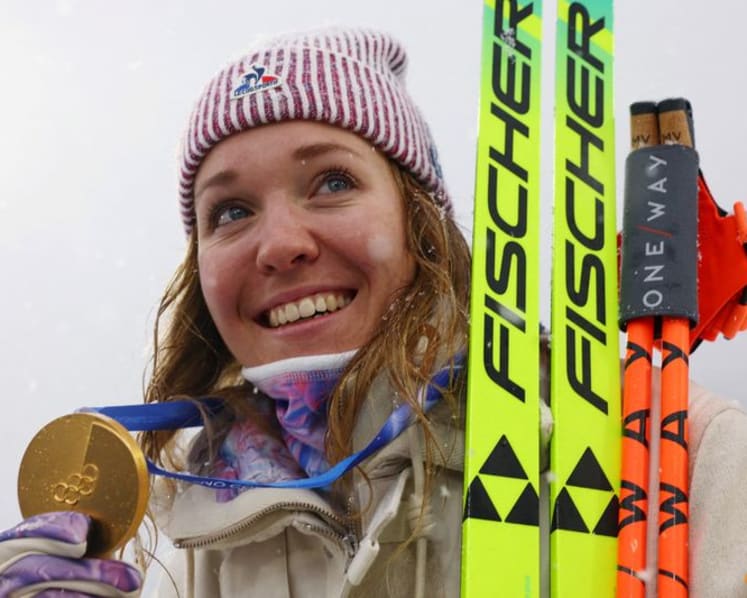 Biathlon-Michelon's stunning last lap delivers women's mass start gold for France