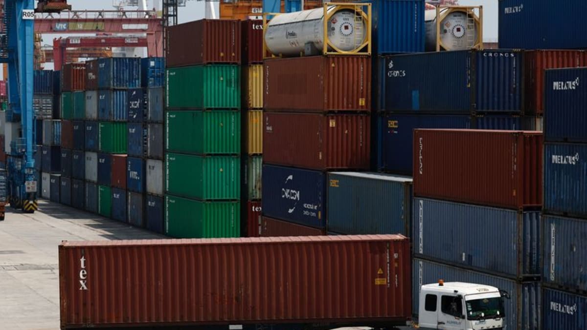 Indonesian exports rise 9.7% in May, statistics bureau says