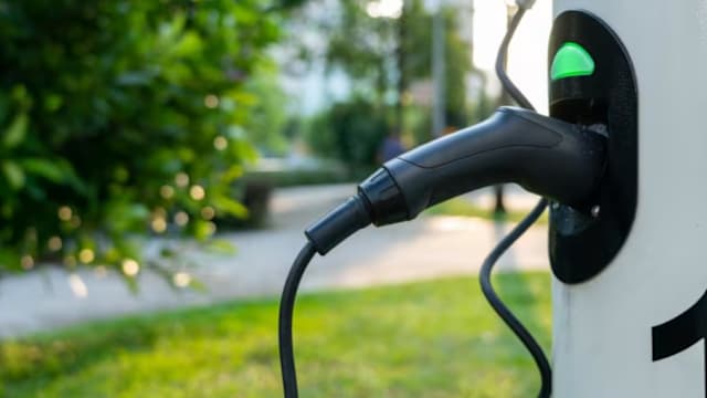 全岛电动车充电点超过2万5000个 逾7500个位于组屋停车场