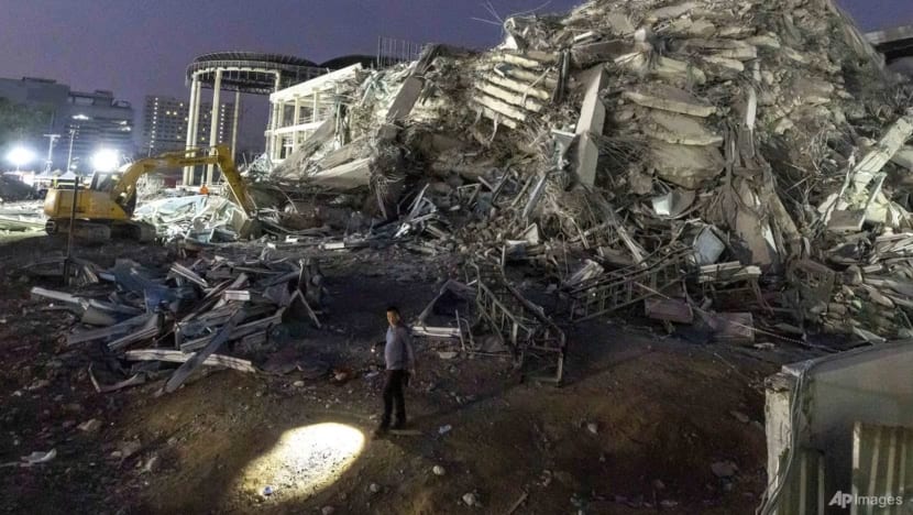 Presiden syarikat binaan Thailand serah diri atas tuduhan cuai berhubung bangunan runtuh semasa gempa