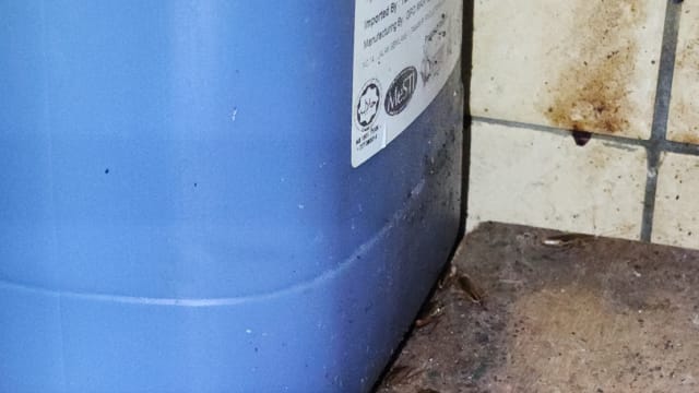 餐饮供应商涉及多项食品安全违规行为 被罚款1万元