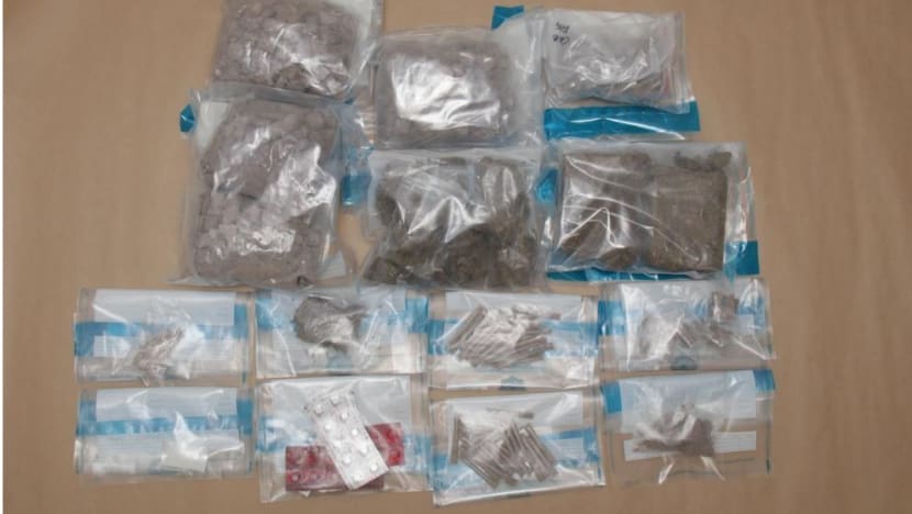 போதைப்பொருள் - 16 வயதுச் சிங்கப்பூர்ப் பெண் உட்பட 54 பேர் கைது