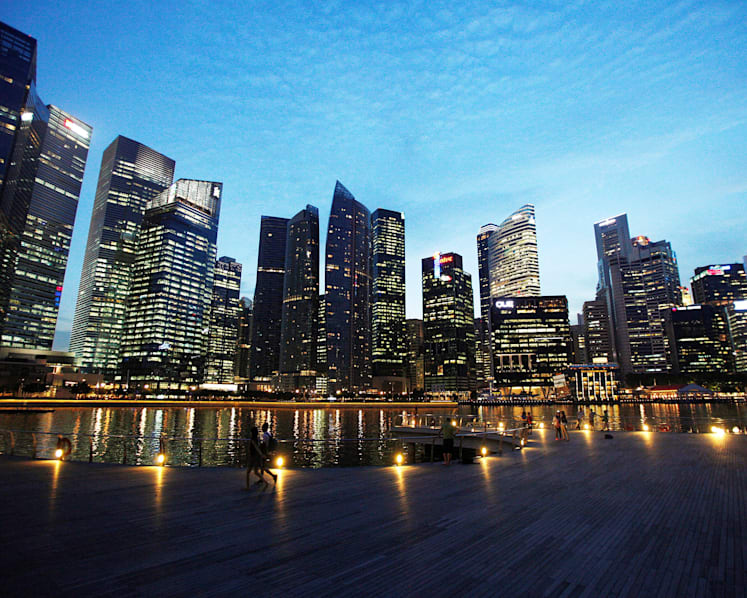 Economists cut 2017 growth outlook for Singapore: MAS survey