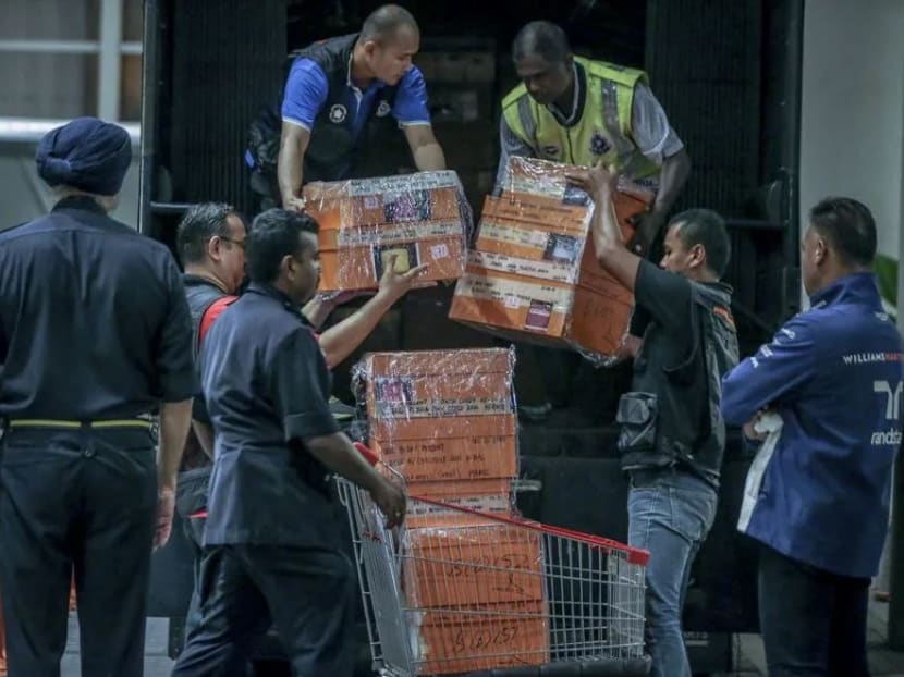 Lawyer Muhammad Shafee Abdullah claimed that the police allegedly had no respect for the seized luxury items when tagging them.