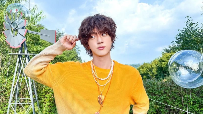 Apakah Jin BTS diam-diam syuting video klip di Singapura?