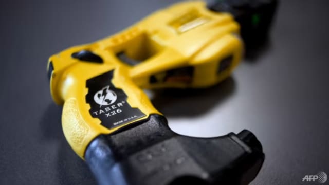 澳洲失智老妇持刀到处走动 警方用电击枪制服 