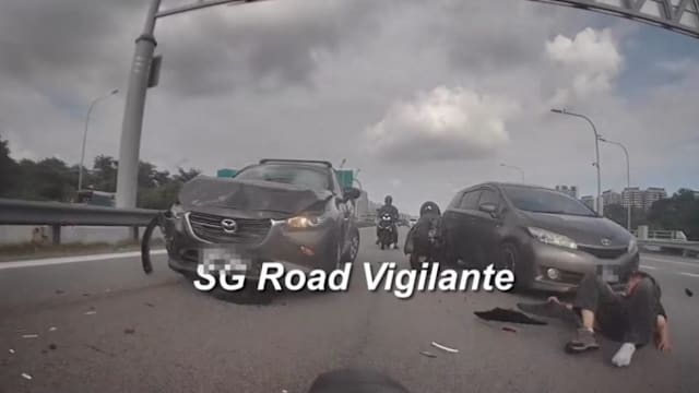 TPE连环车祸惊魂 摩托车骑士翻车险遭碾毙