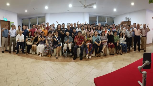 70多名立化中学1976年毕业生 疫情后首次举办同学会