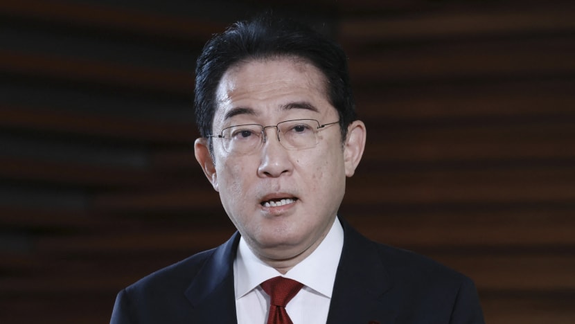 PM Jepun selamat susuli 'bom asap' ketika sampaikan ucapan kempen; 1 individu ditahan PM Jepun selamat susuli 'bom asap' ketika sampaikan ucapan kempen; 1 individu ditahan