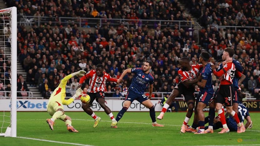 Sunderland halt Arsenal's winning run with last-gasp 2-2 draw