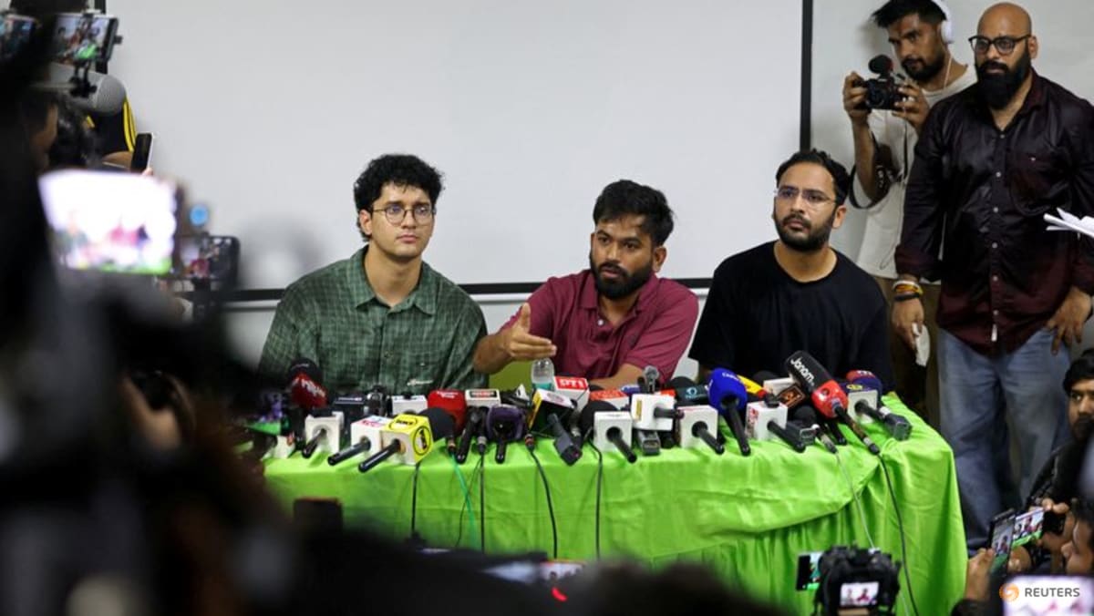 India youth protest leaders detained after entering barricaded Delhi protest site