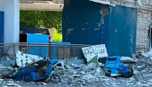 Major quake off Philippines kills one, triggers tsunami warnings