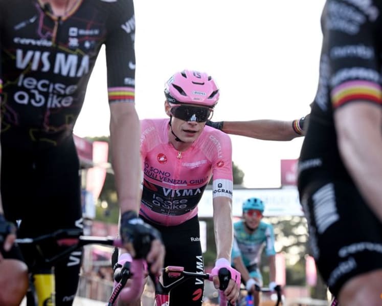 Vingegaard wins Giro d'Italia to capture fourth Grand Tour title