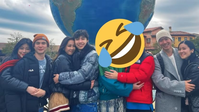 Noah Yap & Tosh Zhang Forced To Embrace In Group Couple Pic, Say That’s Why Their Faces Are So 'Black' Noah Yap & Tosh Zhang Forced To Embrace In Group Couple Pic, Say That’s Why Their Faces Are So 'Black'