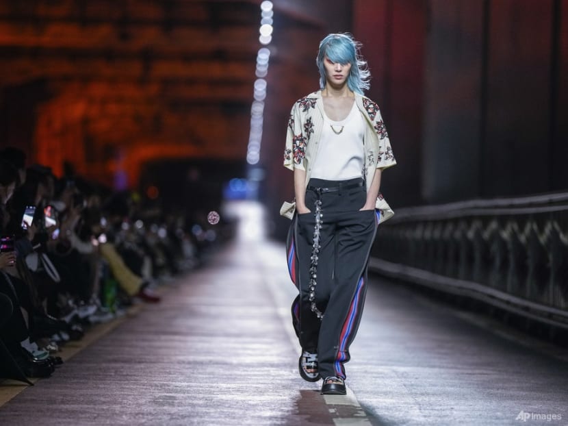 Louis Vuitton turns Seoul bridge into massive runway for its first Pre-Fall show