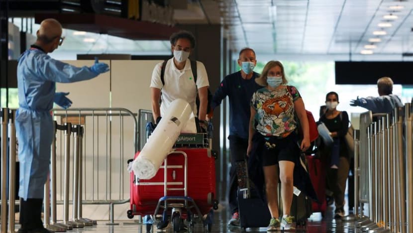 Travellers on vaccinated travel lanes or from low infection regions to do unsupervised self-swab tests Travellers on vaccinated travel lanes or from low infection regions to do unsupervised self-swab tests