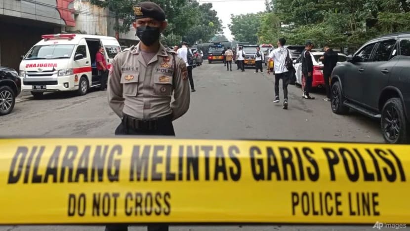 2 maut dalam letupan disyaki serangan bom nekad di balai polis Bandung 