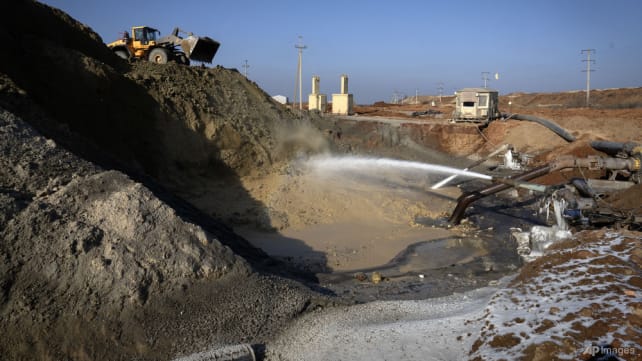 Trump says US will sign Ukraine minerals deal soon, peace efforts going 'pretty well'