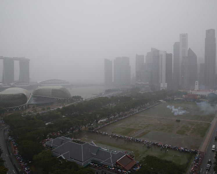 Overnight campers among crowd near Padang