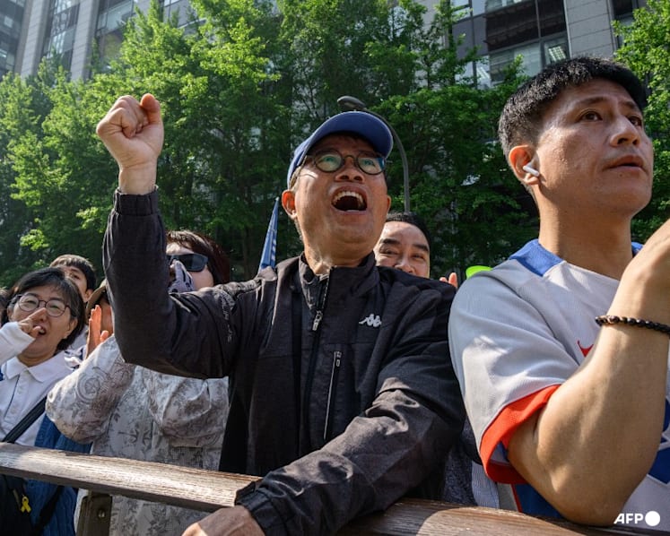Commentary: South Korea is lurching from crisis to crisis ahead of June's election