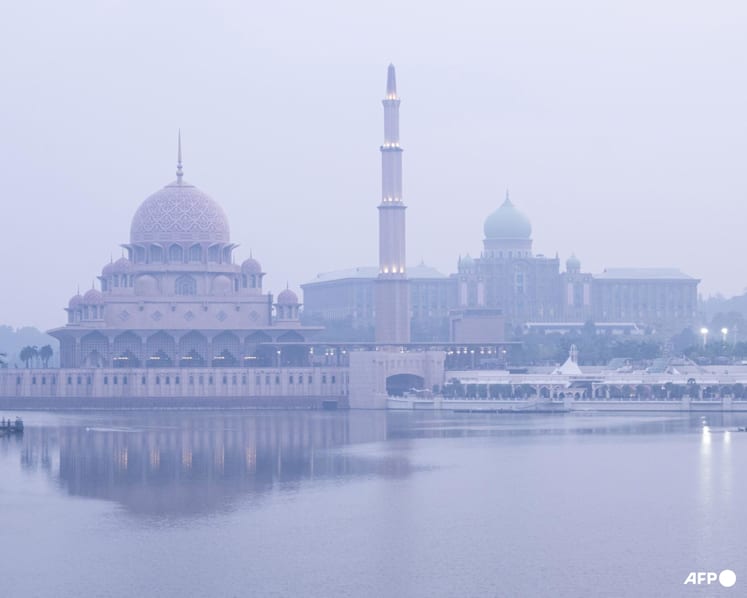 Malaysia records unhealthy air quality in around 30 areas as haze spreads Malaysia records unhealthy air quality in around 30 areas as haze spreads