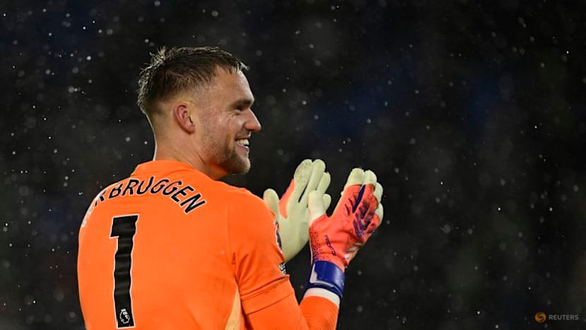 Keeper Verbruggen the hero as Brighton beat Brentford 2-1