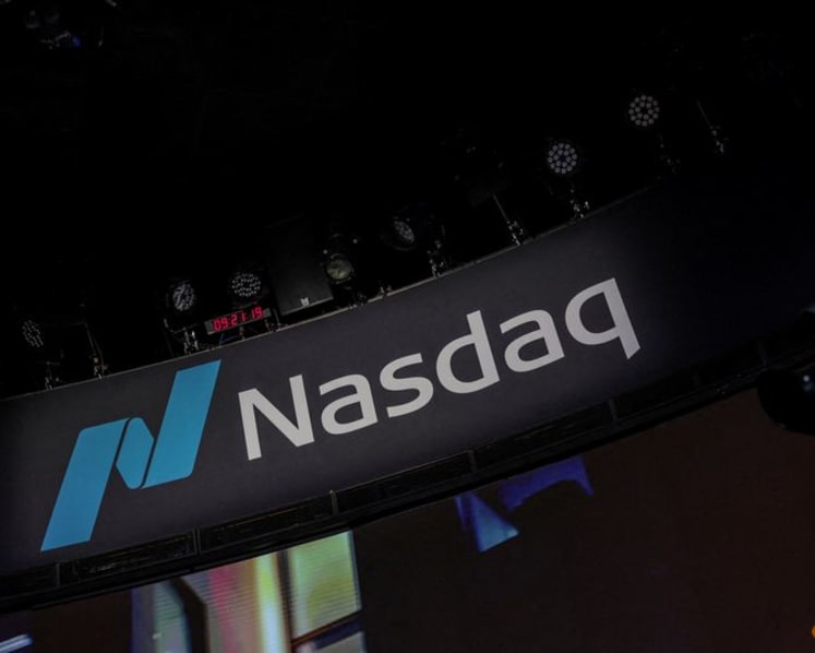 Trading Day: Nasdaq notches 12-day winning streak as Middle East peace talks progress