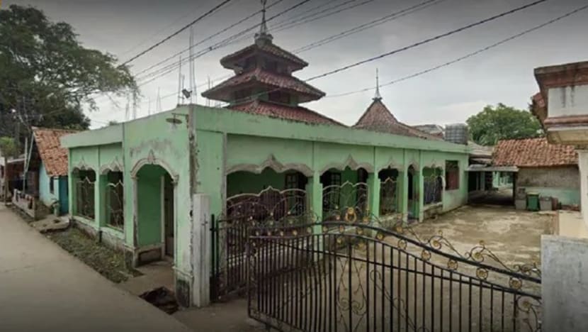 Bejat! Ayah dan anak pengasuh Pondok Pesantren Al-Qona'ah, Bekasi, cabuli 3 santriwati Bejat! Ayah dan anak pengasuh Pondok Pesantren Al-Qona'ah, Bekasi, cabuli 3 santriwati