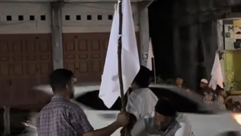 Warga korban banjir di Aceh kibarkan bendera putih, ada apa?