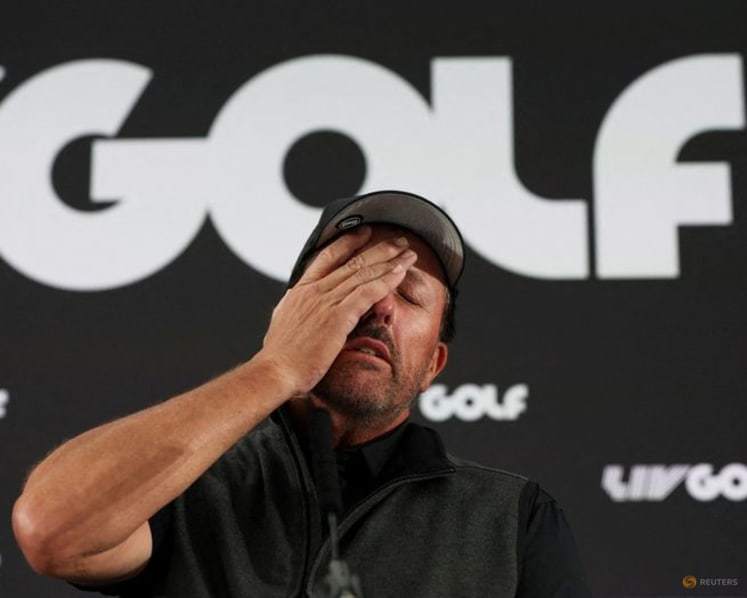 Mickelson sought treatment at addiction center, TMZ reports