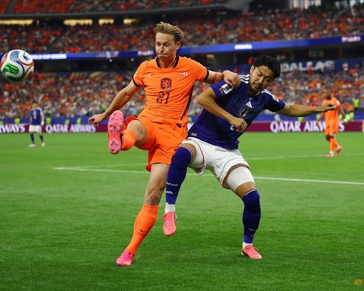 De Jong to start for Dutch against Sweden
